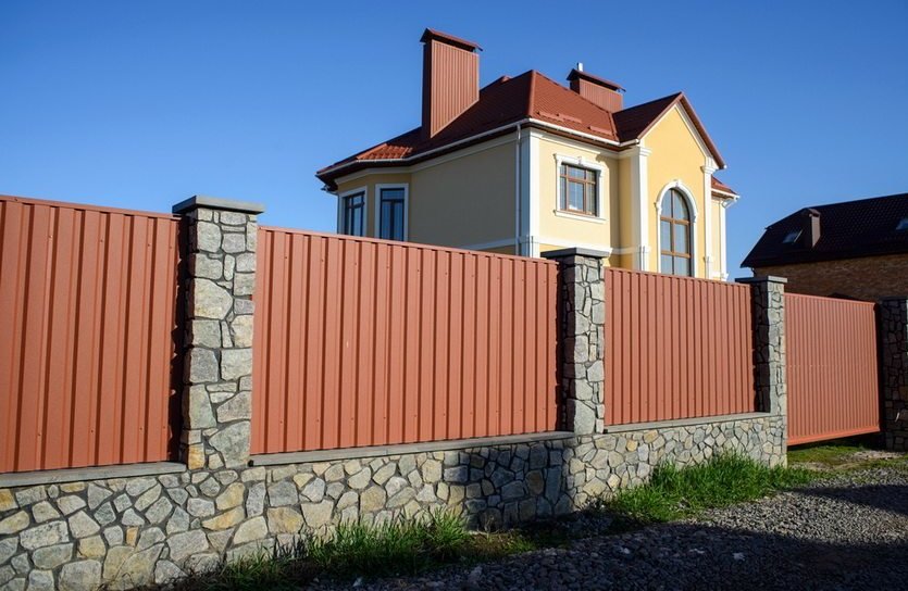 Забор современный для загородного дома фото